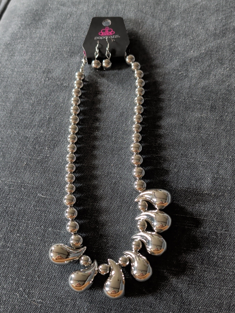 Paparazzi Silver Teardrop Bead Necklace - Shiny Silver Women’s Jewelry